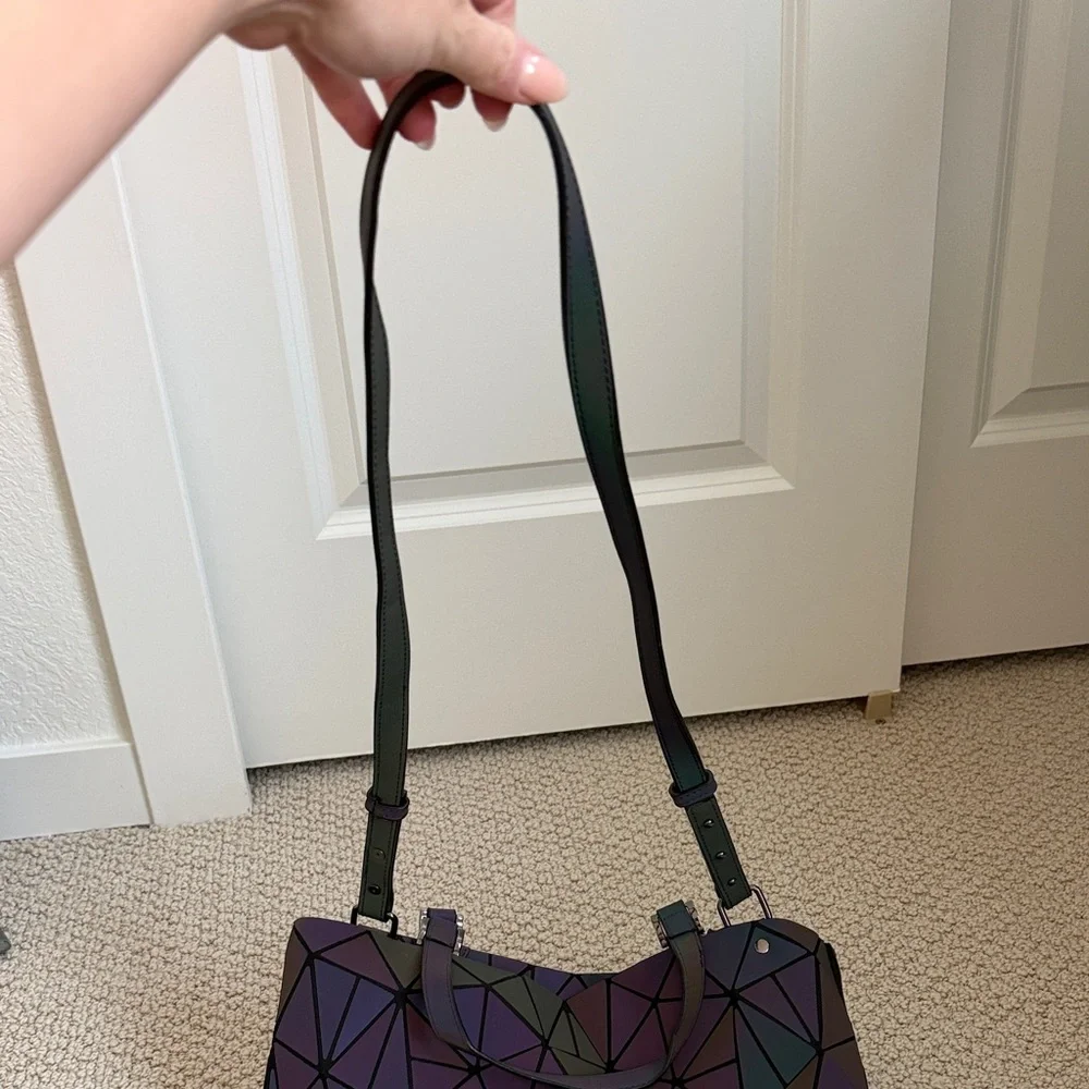 Geometric Patterned Tote and Wallet Set - Picture 8 of 10